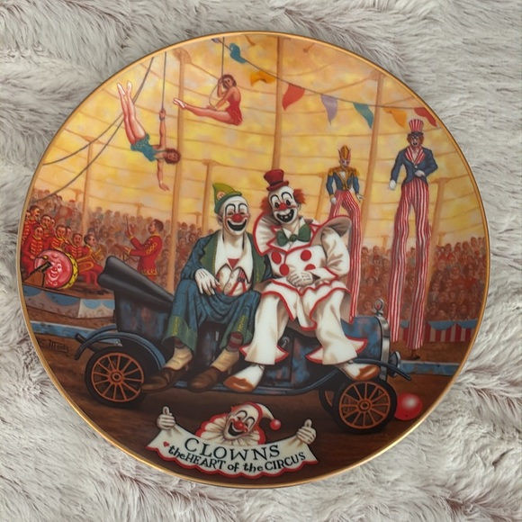 Vintage 24K gold rim Clown plate from the greatest show on earth!!🌍 - Picture 4 of 12